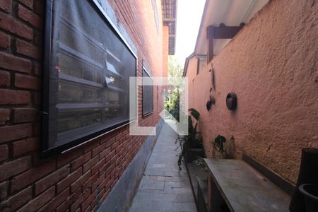 Casa à venda com 185m², 3 quartos e 2 vagasQuintal lateral