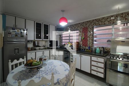 Casa à venda com 185m², 3 quartos e 2 vagasCozinha