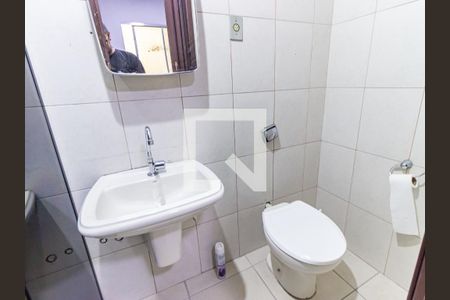 Casa à venda com 144m², 4 quartos e 1 vaga Casa à venda com 144m², 4 quartos e 1 vagaBanheiro 1