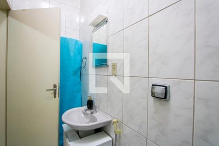 Casa à venda com 185m², 2 quartos e 2 vagasBanheiro do quarto 1