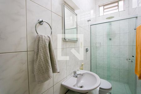 Casa à venda com 185m², 2 quartos e 2 vagasBanheiro social