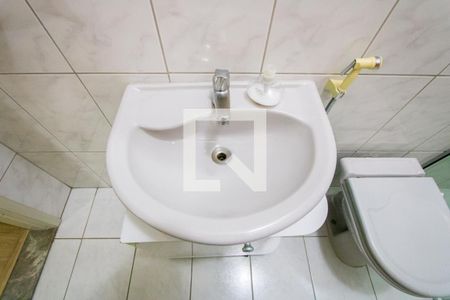 Casa à venda com 185m², 2 quartos e 2 vagasBanheiro social