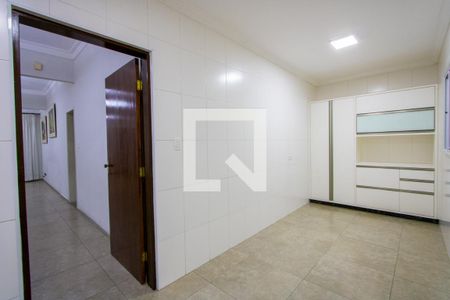 Casa à venda com 185m², 2 quartos e 2 vagasCozinha