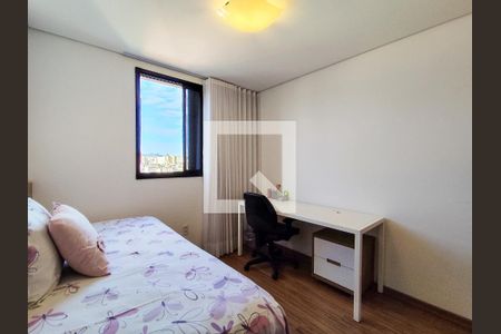 Quarto 1 de apartamento à venda com 2 quartos, 156m² em Sagrada Família, Belo Horizonte
