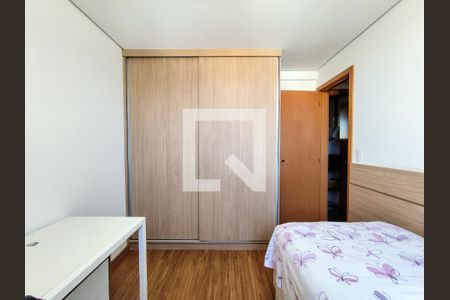 Quarto 1 de apartamento à venda com 2 quartos, 156m² em Sagrada Família, Belo Horizonte