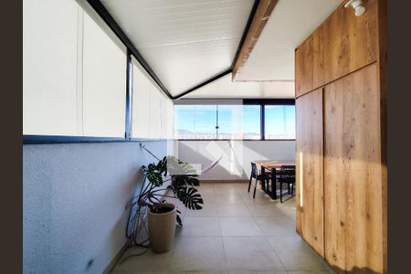 Apartamento à venda com 156m², 2 quartos e 2 vagas Apartamento à venda com 156m², 2 quartos e 2 vagasVaranda