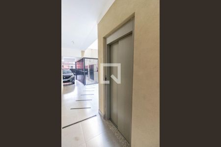 Apartamento à venda com 45m², 2 quartos e sem vaga Apartamento à venda com 45m², 2 quartos e sem vagaElevador