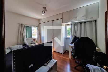Casa à venda com 240m², 3 quartos e 3 vagasquarto 3 suite
