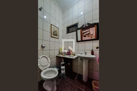 Casa à venda com 240m², 3 quartos e 3 vagaslavabo