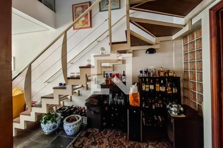 escada de casa à venda com 3 quartos, 240m² em Jardim da Glória, São Paulo