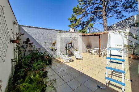 Casa à venda com 240m², 3 quartos e 3 vagasjardim