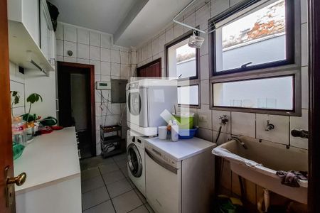 Casa à venda com 240m², 3 quartos e 3 vagasÁrea de Serviço