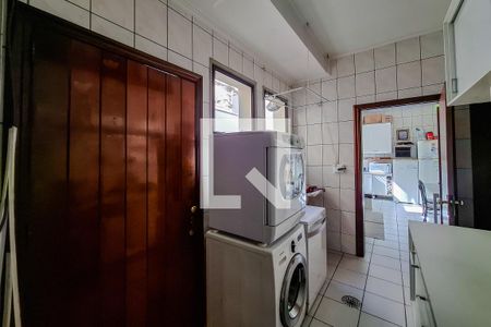 Casa à venda com 240m², 3 quartos e 3 vagasÁrea de Serviço