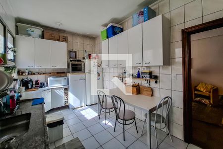 Casa à venda com 240m², 3 quartos e 3 vagascozinha