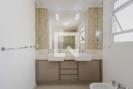 Apartamento à venda com 120m², 2 quartos e 2 vagasBanheiro da Suíte