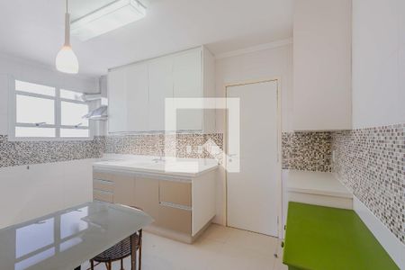 Apartamento à venda com 120m², 2 quartos e 2 vagasCozinha
