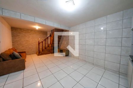 Sala/Cozinha de casa para alugar com 2 quartos, 80m² em Parque dos Bancarios, São Paulo