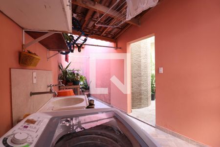 Casa à venda com 110m², 3 quartos e 2 vagasÁrea de Serviço