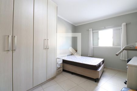 Casa à venda com 110m², 3 quartos e 2 vagasSuíte 2