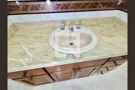 Apartamento à venda com 150m², 4 quartos e 1 vagaSuíte banheiro