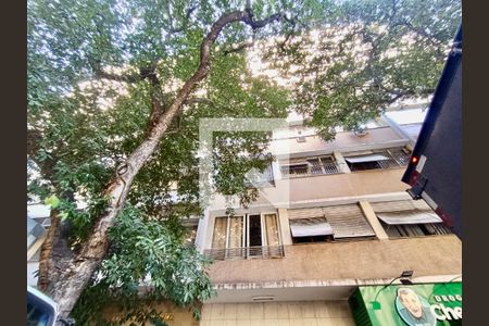 Apartamento à venda com 150m², 4 quartos e 1 vagaFachada com cartaz QA