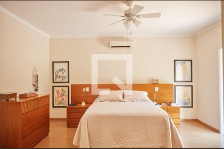 Casa de condomínio à venda com 550m², 4 quartos e 3 vagas Casa de condomínio à venda com 550m², 4 quartos e 3 vagasQuarto