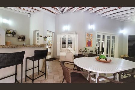 Casa de condomínio à venda com 400m², 4 quartos e 6 vagas Casa de condomínio à venda com 400m², 4 quartos e 6 vagasÁrea gourmet