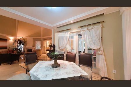 Casa de condomínio à venda com 400m², 4 quartos e 6 vagas Casa de condomínio à venda com 400m², 4 quartos e 6 vagasSala de Jantar