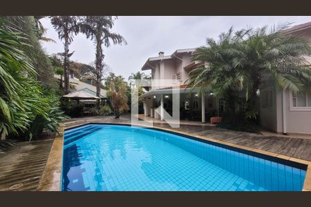 Casa de condomínio à venda com 400m², 4 quartos e 6 vagas Casa de condomínio à venda com 400m², 4 quartos e 6 vagasPiscina