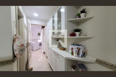 Casa de condomínio à venda com 400m², 4 quartos e 6 vagas Casa de condomínio à venda com 400m², 4 quartos e 6 vagasCozinha