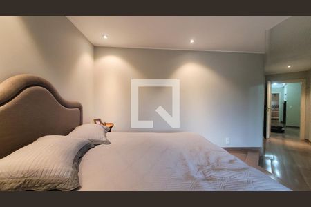 Casa de condomínio à venda com 400m², 4 quartos e 6 vagas Casa de condomínio à venda com 400m², 4 quartos e 6 vagasSuíte master