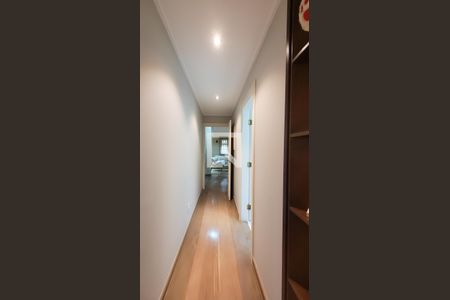 Casa de condomínio à venda com 400m², 4 quartos e 6 vagas Casa de condomínio à venda com 400m², 4 quartos e 6 vagasSuite 1