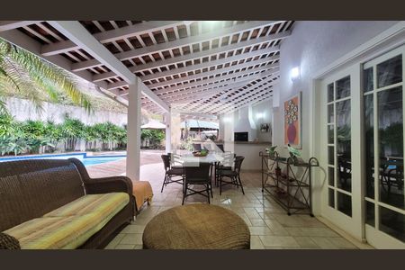 Casa de condomínio à venda com 400m², 4 quartos e 6 vagas Casa de condomínio à venda com 400m², 4 quartos e 6 vagasÁrea gourmet