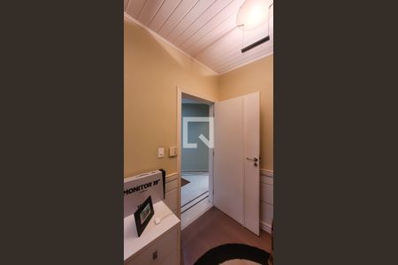 Casa de condomínio à venda com 400m², 4 quartos e 6 vagas Casa de condomínio à venda com 400m², 4 quartos e 6 vagasEscritório