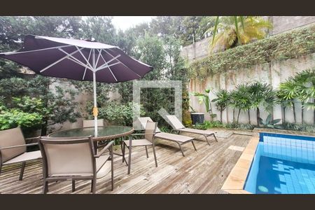 Casa de condomínio à venda com 400m², 4 quartos e 6 vagas Casa de condomínio à venda com 400m², 4 quartos e 6 vagasPiscina