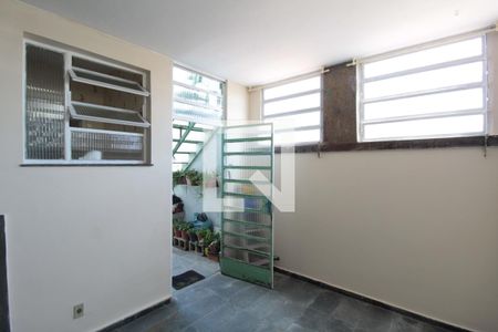 Casa à venda com 140m², 4 quartos e 1 vagaArea de Serviço
