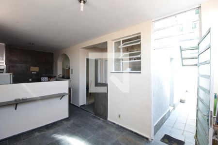 Casa à venda com 140m², 4 quartos e 1 vagaArea de Serviço