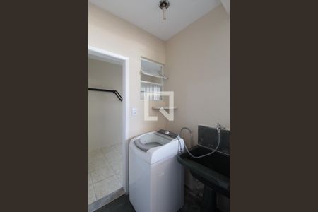 Casa à venda com 140m², 4 quartos e 1 vagaArea de Serviço