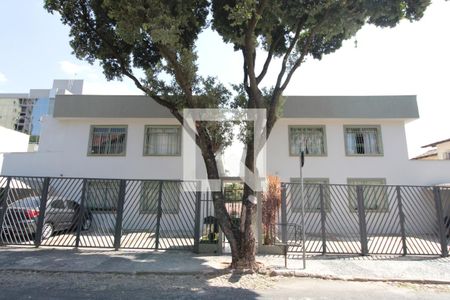 Casa à venda com 140m², 4 quartos e 1 vagaFachada