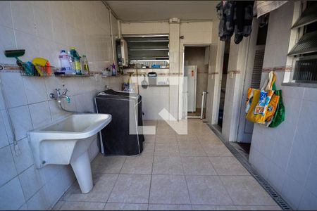 Apartamento à venda com 187m², 3 quartos e 1 vagaÁrea de Serviço