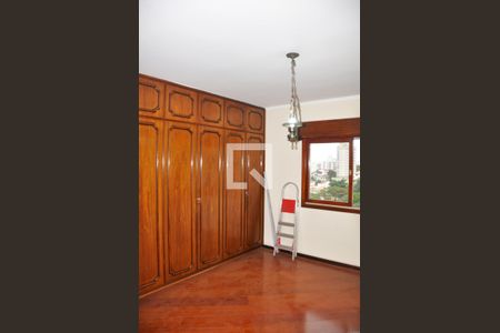 Casa à venda com 500m², 5 quartos e 5 vagasQuarto 01 com Suíte