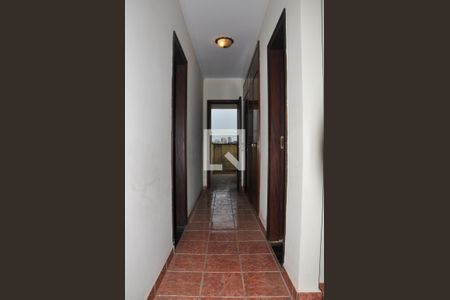 Casa à venda com 500m², 5 quartos e 5 vagasCorredor