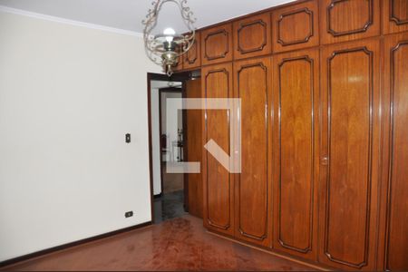 Casa à venda com 500m², 5 quartos e 5 vagasQuarto 01 com Suíte