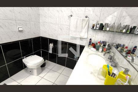 Casa à venda com 280m², 3 quartos e 2 vagas Casa à venda com 280m², 3 quartos e 2 vagasQuarto 1 - Banheiro