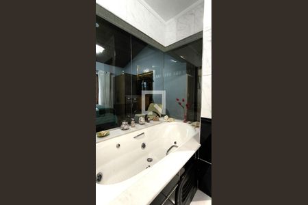 Casa à venda com 280m², 3 quartos e 2 vagas Casa à venda com 280m², 3 quartos e 2 vagasQuarto 1 - Banheiro