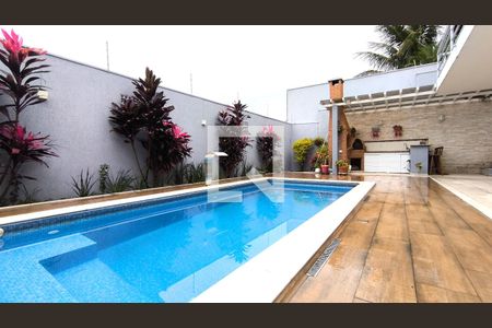 Casa à venda com 280m², 3 quartos e 2 vagas Casa à venda com 280m², 3 quartos e 2 vagasÁrea externa