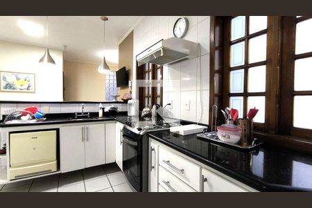 Casa à venda com 280m², 3 quartos e 2 vagas Casa à venda com 280m², 3 quartos e 2 vagasCozinha