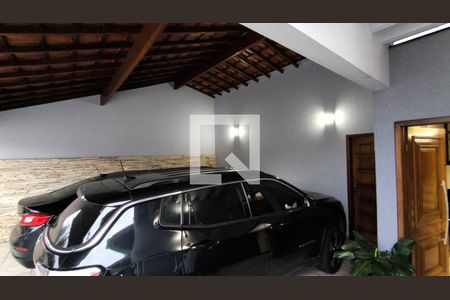 Casa à venda com 280m², 3 quartos e 2 vagas Casa à venda com 280m², 3 quartos e 2 vagasGaragem