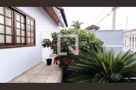 Casa à venda com 280m², 3 quartos e 2 vagas Casa à venda com 280m², 3 quartos e 2 vagasÁrea externa