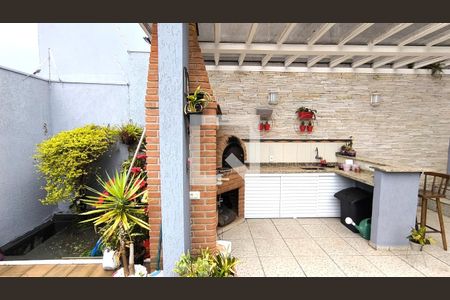 Casa à venda com 280m², 3 quartos e 2 vagas Casa à venda com 280m², 3 quartos e 2 vagasÁrea externa